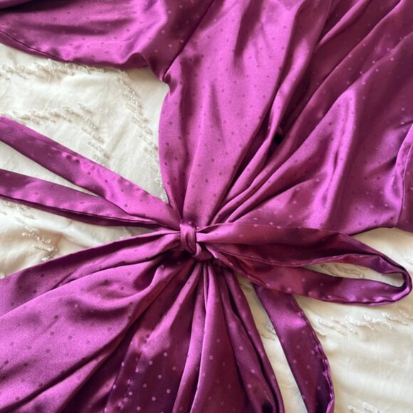 Purple Robe - Picture 5 of 7